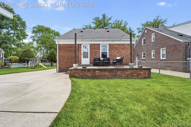 15170 Euclid Avenue, Allen Park, MI 48101