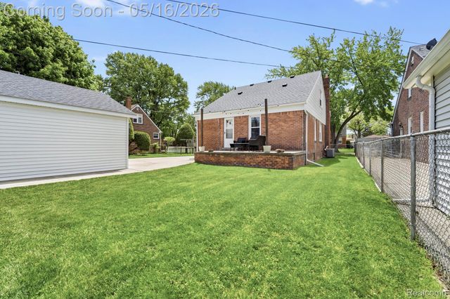 15170 Euclid Avenue, Allen Park, MI 48101