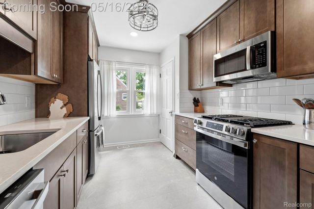 15170 Euclid Avenue, Allen Park, MI 48101