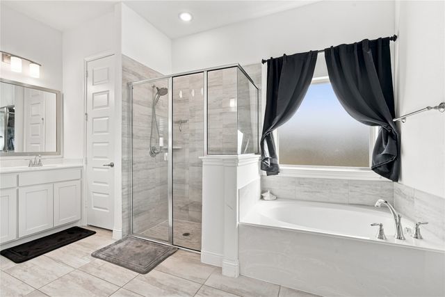 420 Wrangler Way, Waxahachie, TX 75167