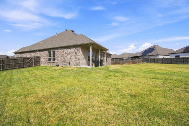 420 Wrangler Way, Waxahachie, TX 75167