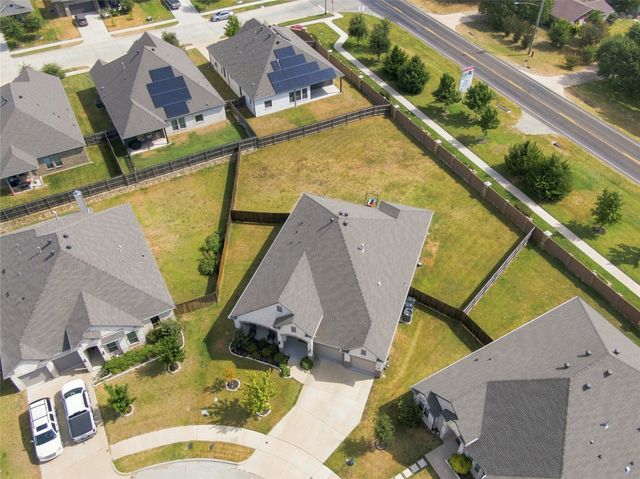420 Wrangler Way, Waxahachie, TX 75167