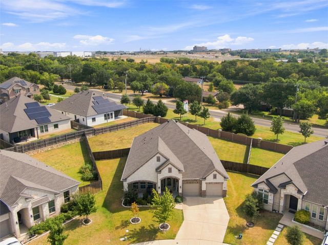420 Wrangler Way, Waxahachie, TX 75167