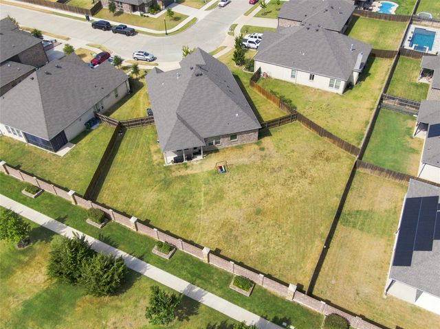 420 Wrangler Way, Waxahachie, TX 75167