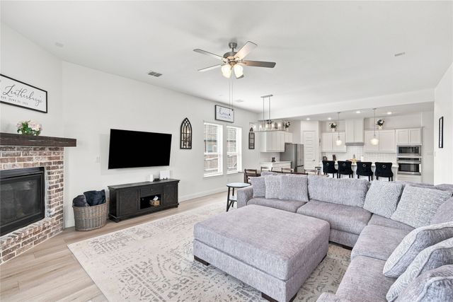 420 Wrangler Way, Waxahachie, TX 75167