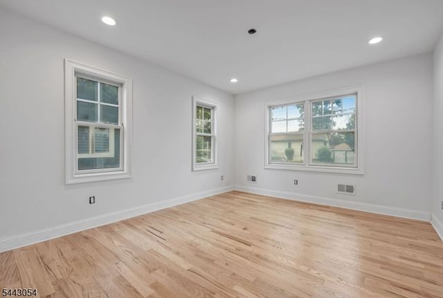 36 Albert Ave, Fair Lawn Boro, NJ 07410