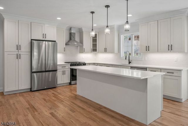 36 Albert Ave, Fair Lawn Boro, NJ 07410