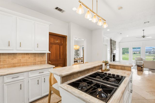 7714 Par Five Drive, Humble, TX 77346