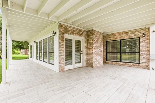 7714 Par Five Drive, Humble, TX 77346