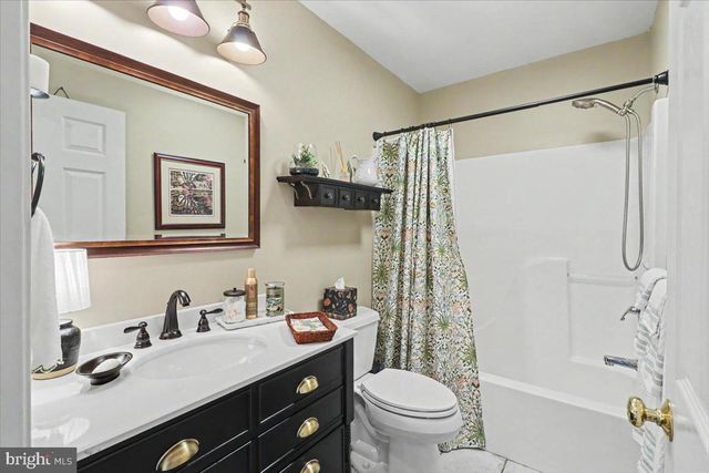 243 S PINE ST, Elverson, PA 19520