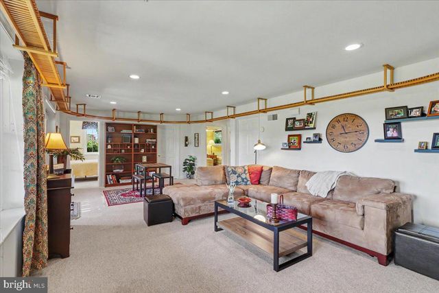 243 S PINE ST, Elverson, PA 19520