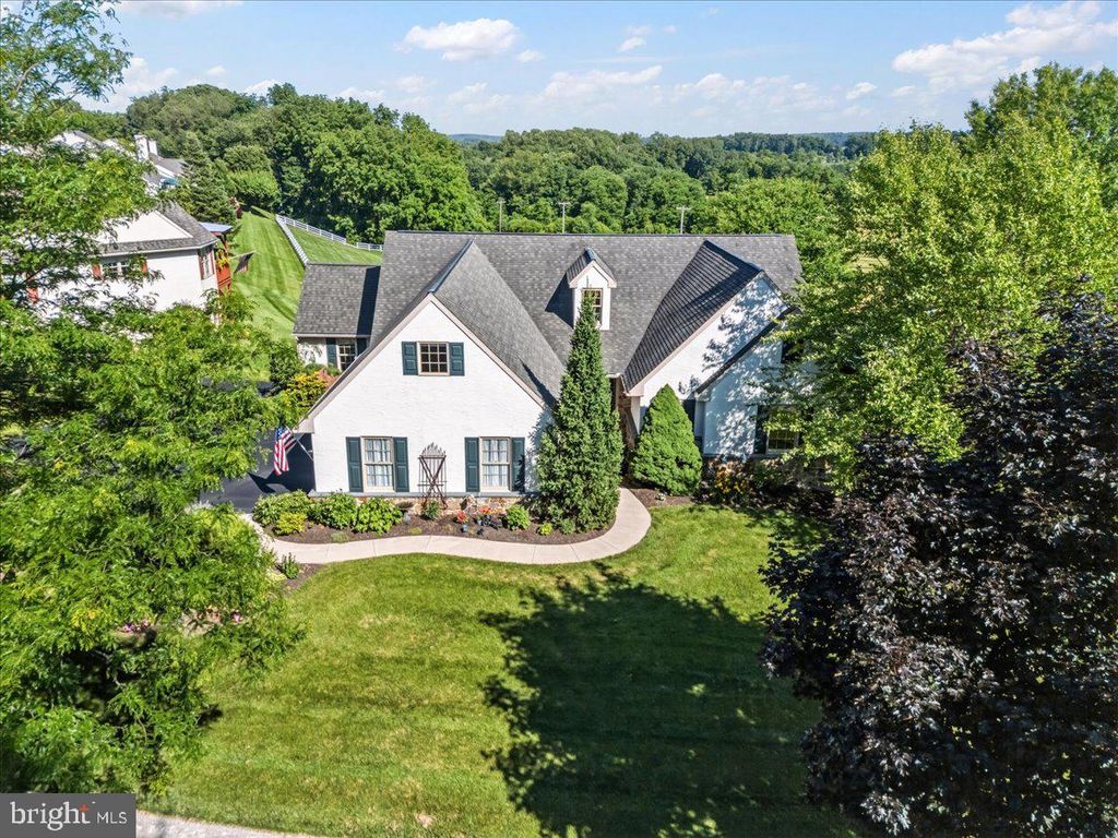 243 S PINE ST, Elverson, PA 19520