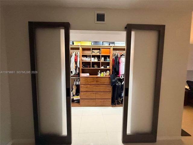 6039 Collins Ave 635, Miami Beach, FL 33140