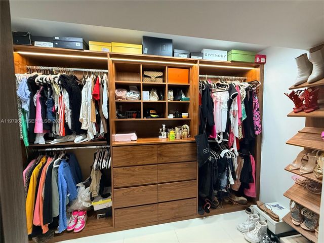 6039 Collins Ave 635, Miami Beach, FL 33140