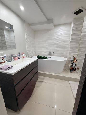 6039 Collins Ave 635, Miami Beach, FL 33140