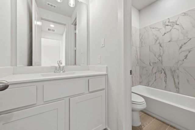 6507 Redwood Forest Drive, Manvel, TX 77578