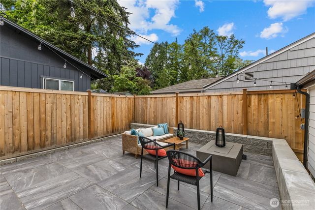 11709 Roosevelt Way NE, Seattle, WA 98125