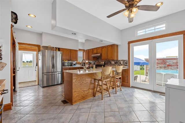 2860 68th Street, Newhall, IA 52315