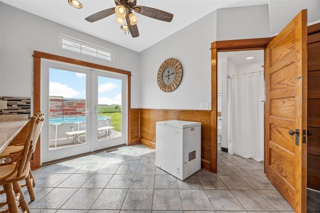 2860 68th Street, Newhall, IA 52315