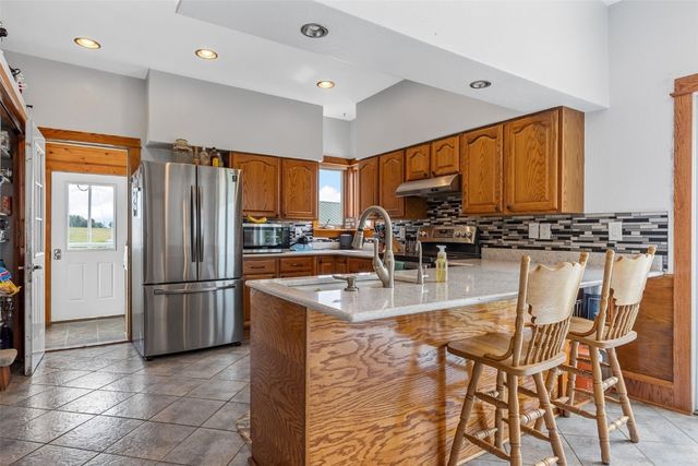 2860 68th Street, Newhall, IA 52315