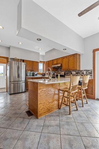 2860 68th Street, Newhall, IA 52315