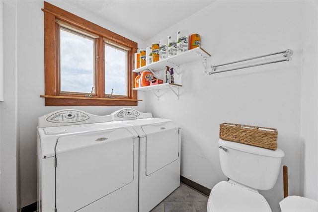 2860 68th Street, Newhall, IA 52315