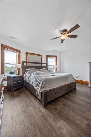 2860 68th Street, Newhall, IA 52315