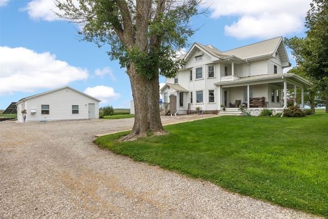 2860 68th Street, Newhall, IA 52315