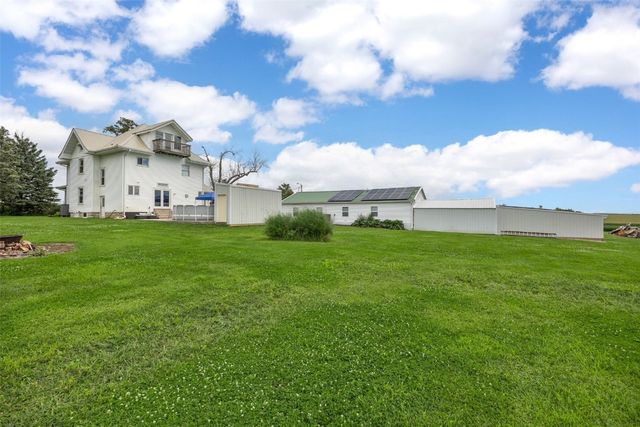 2860 68th Street, Newhall, IA 52315
