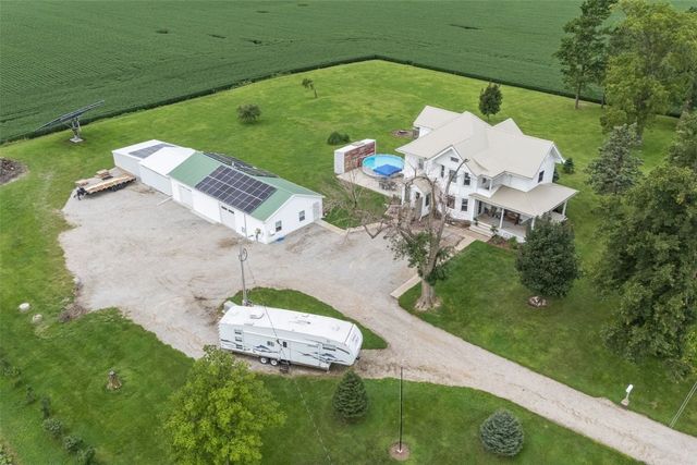 2860 68th Street, Newhall, IA 52315