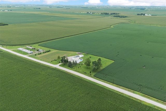 2860 68th Street, Newhall, IA 52315