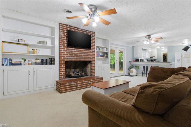 413 Shoreline DR, Hampton, VA 23669