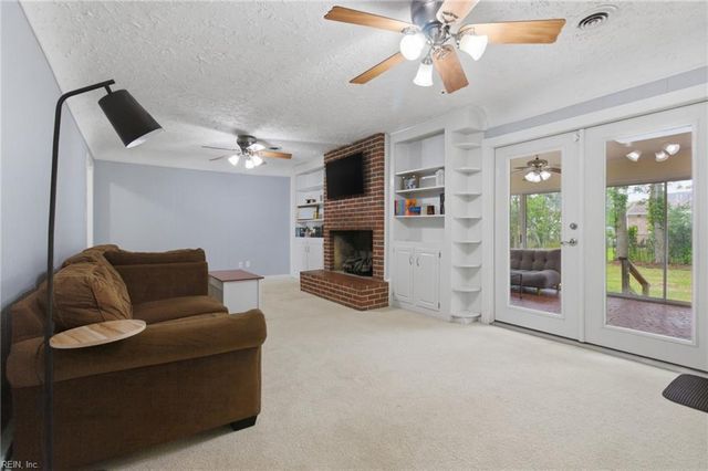 413 Shoreline DR, Hampton, VA 23669
