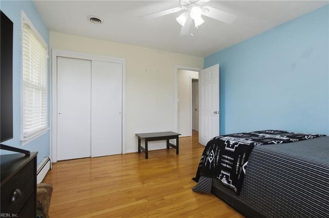413 Shoreline DR, Hampton, VA 23669