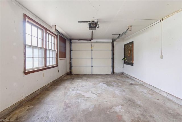 413 Shoreline DR, Hampton, VA 23669