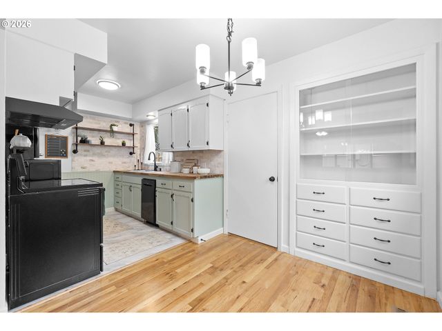 3716 Se 70TH Ave, Portland, OR 97206