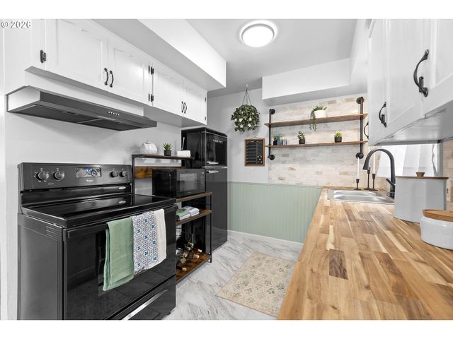 3716 Se 70TH Ave, Portland, OR 97206