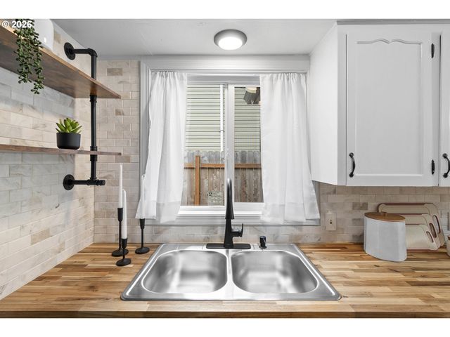 3716 Se 70TH Ave, Portland, OR 97206