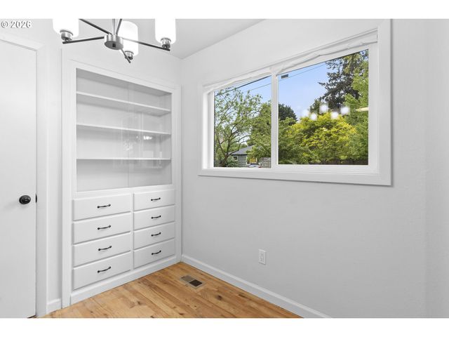 3716 Se 70TH Ave, Portland, OR 97206