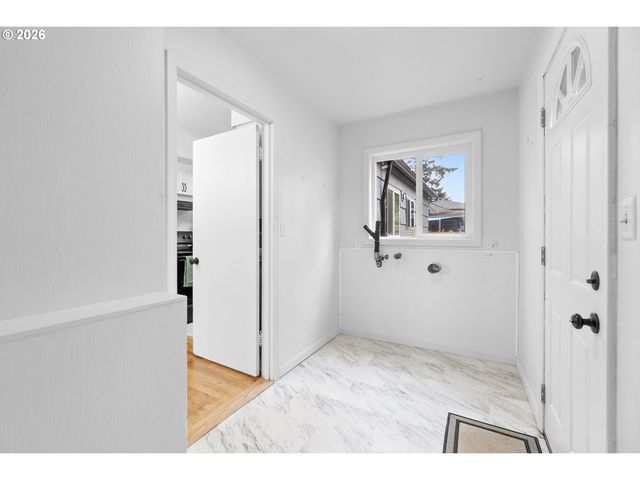 3716 Se 70TH Ave, Portland, OR 97206