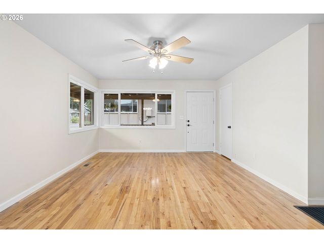 3716 Se 70TH Ave, Portland, OR 97206