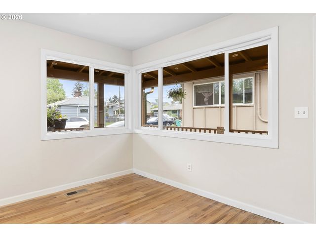 3716 Se 70TH Ave, Portland, OR 97206