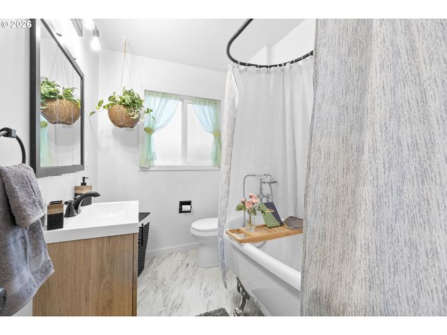 3716 Se 70TH Ave, Portland, OR 97206