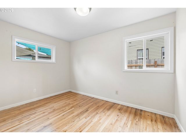3716 Se 70TH Ave, Portland, OR 97206