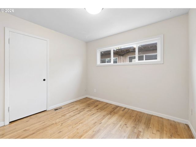3716 Se 70TH Ave, Portland, OR 97206