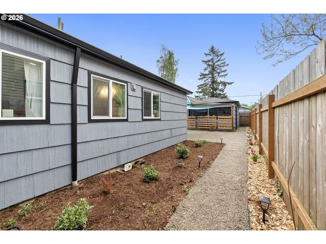 3716 Se 70TH Ave, Portland, OR 97206