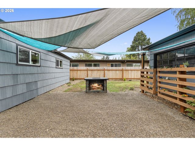 3716 Se 70TH Ave, Portland, OR 97206