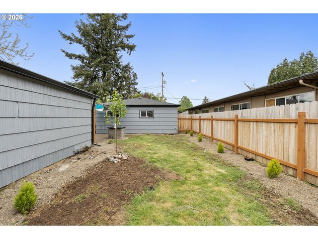 3716 Se 70TH Ave, Portland, OR 97206
