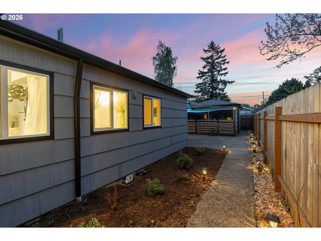 3716 Se 70TH Ave, Portland, OR 97206