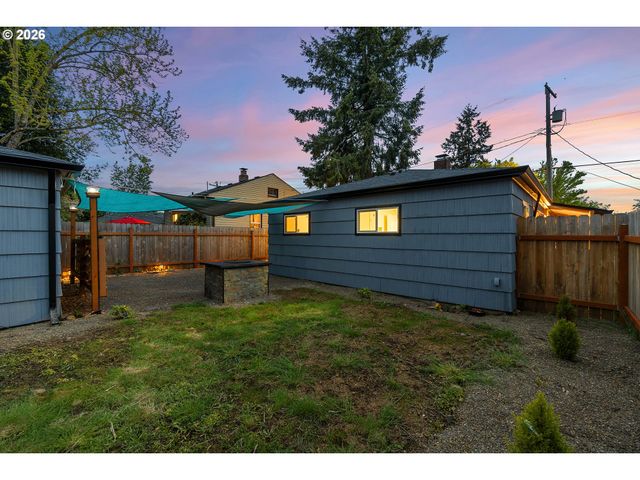 3716 Se 70TH Ave, Portland, OR 97206